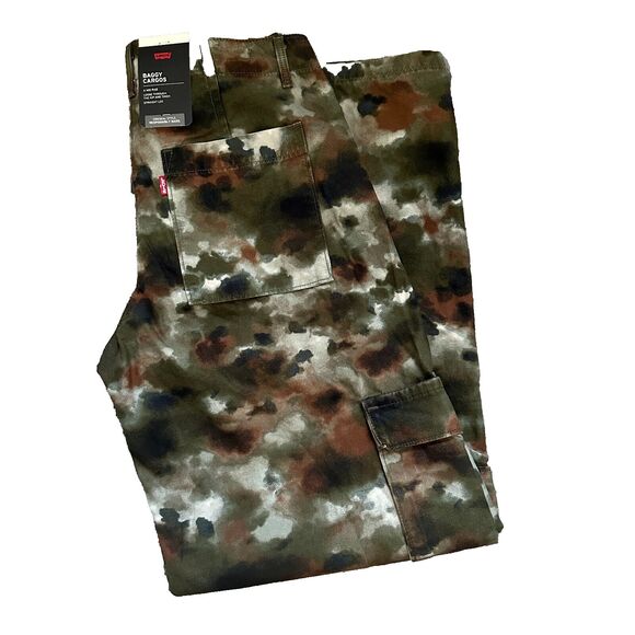 NWT Levi's Premium Women's Pants Baggy Camo Cargo Watercolor Print $108 Sz 26x30 - Picture 1 of 12
